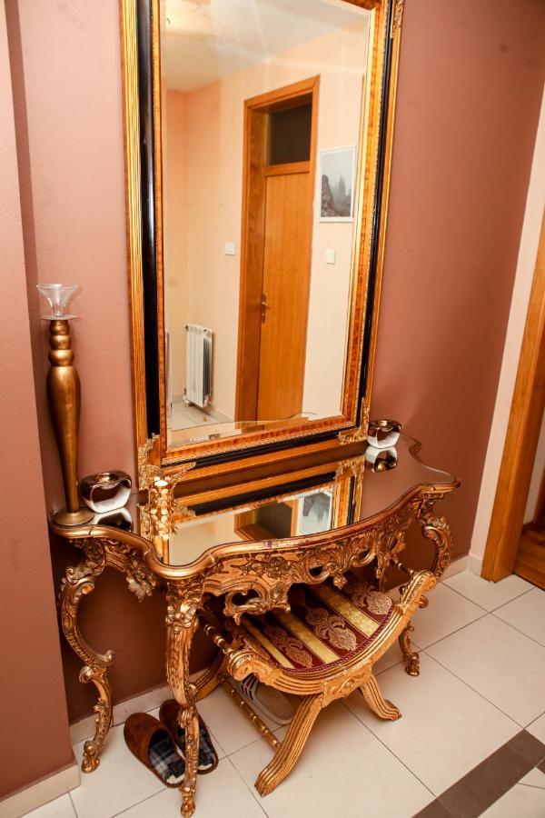 Ugodan I Luksuzan Apartman Banja Luka Exterior foto